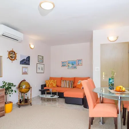 In With Two-bedrooms 1