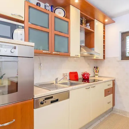 In With Two-bedrooms 1